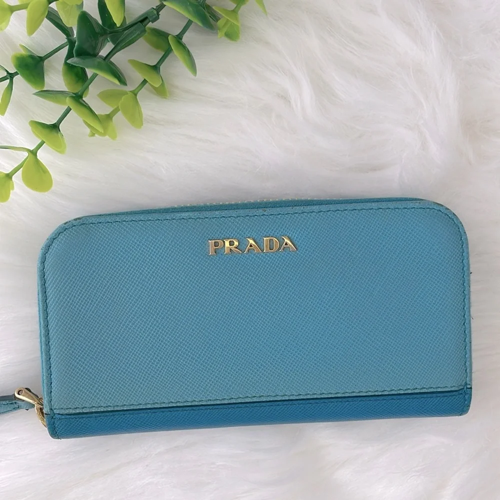 Prada Saffiano Zippy‎ Key/Card Holder